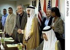 President Bush (center) meets Iraqi tribal leaders during visit to Anbar province